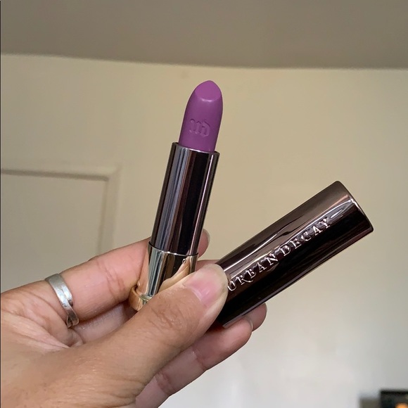 Urban Decay Other - NWOT Urban Decay Vice Lipstick Cruz Cream